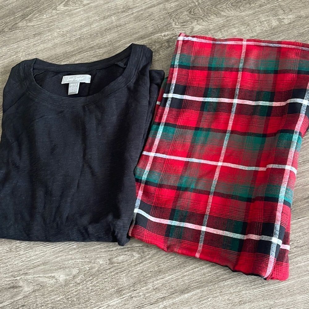 NEW Lord & Taylor Long-sleeve Pyjama Set